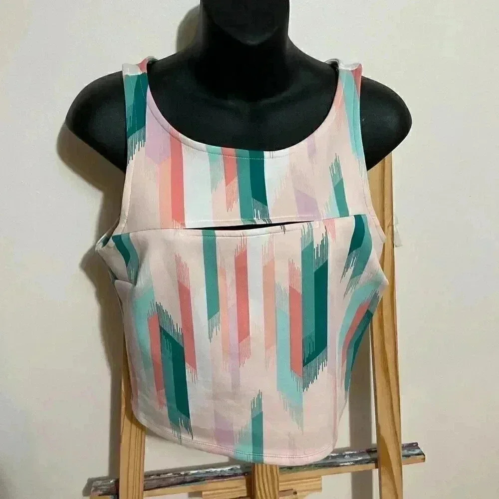 Decree women’s sleeveless slit crop top size medium
